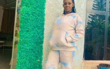 I sew Joggers and gowns am the one that sew this joggers and the gowns