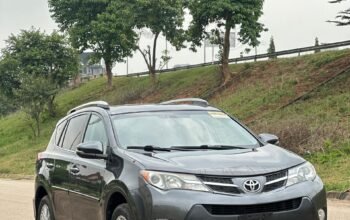 TOYOTA RAV4, 2015 MODEL.